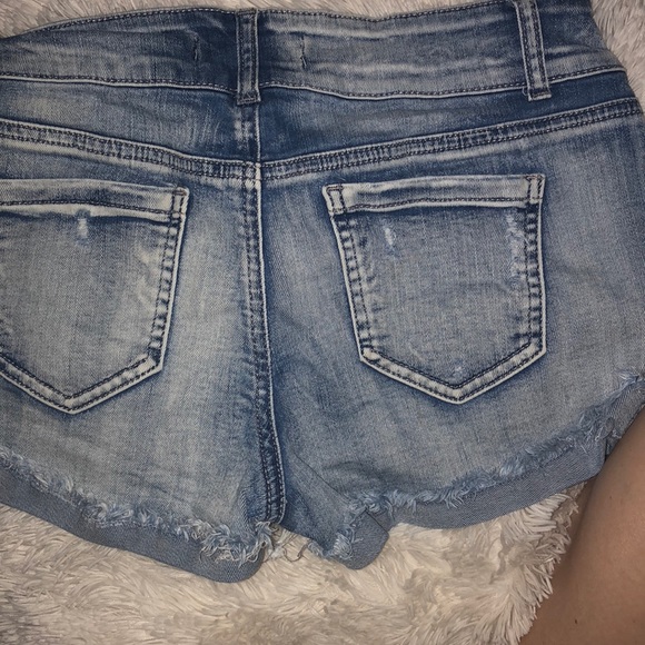 Shorts - Picture 2 of 3